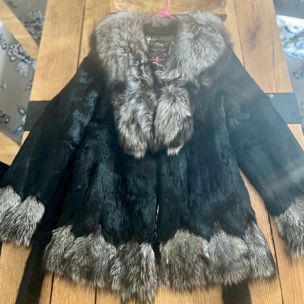 Luxurious  Black and grey genuine silver fox fur coat